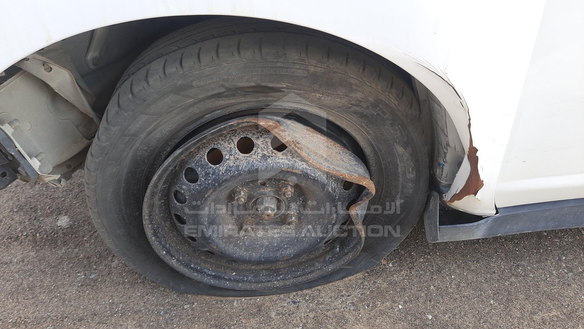 2011 NISSAN TIIDA VIN: 3N1BC1A61BK203695