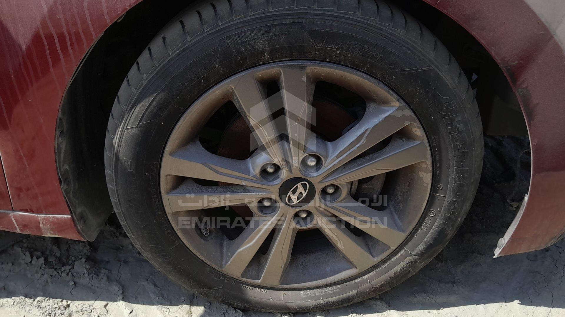 2017 HYUNDAI ELANTRA VIN: 5NPD84LF6HH196963