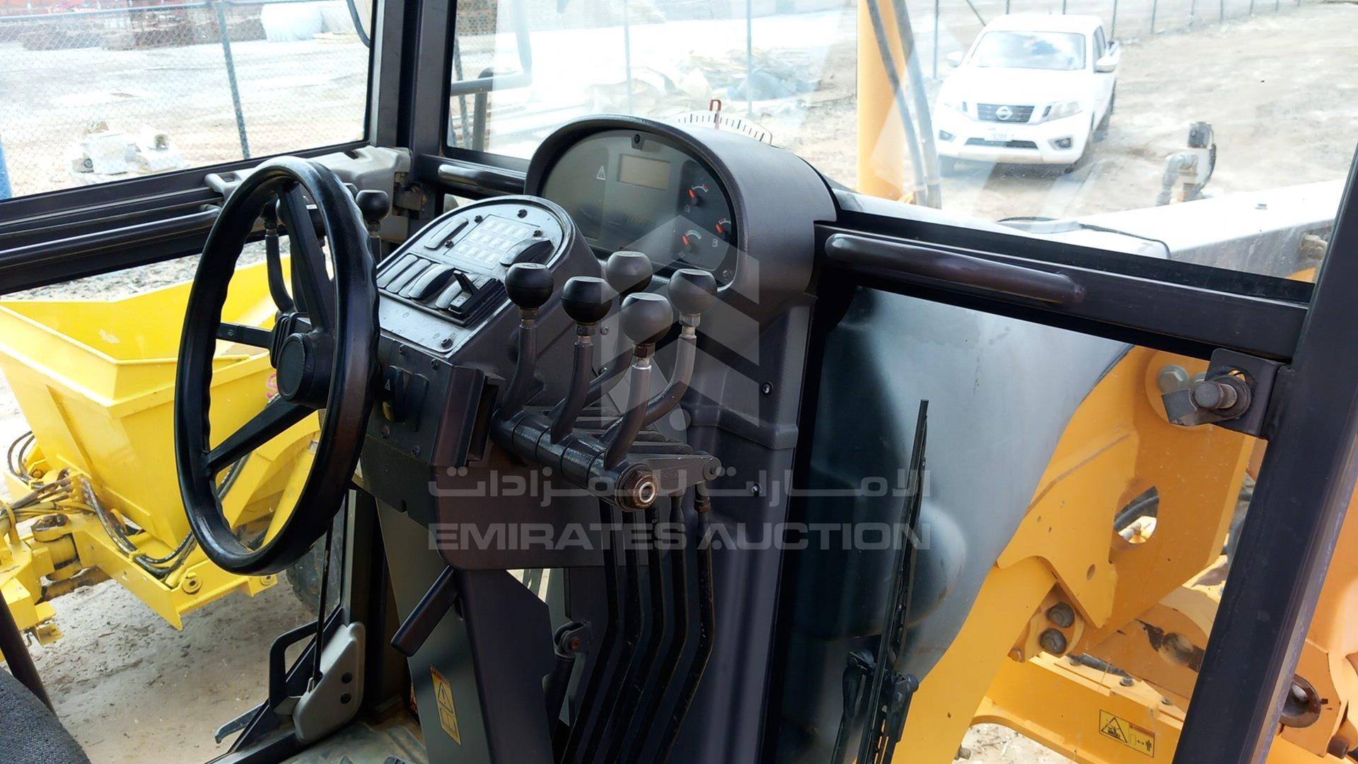 2015 VOLVO G990 VIN: UCE0G990LF0508182