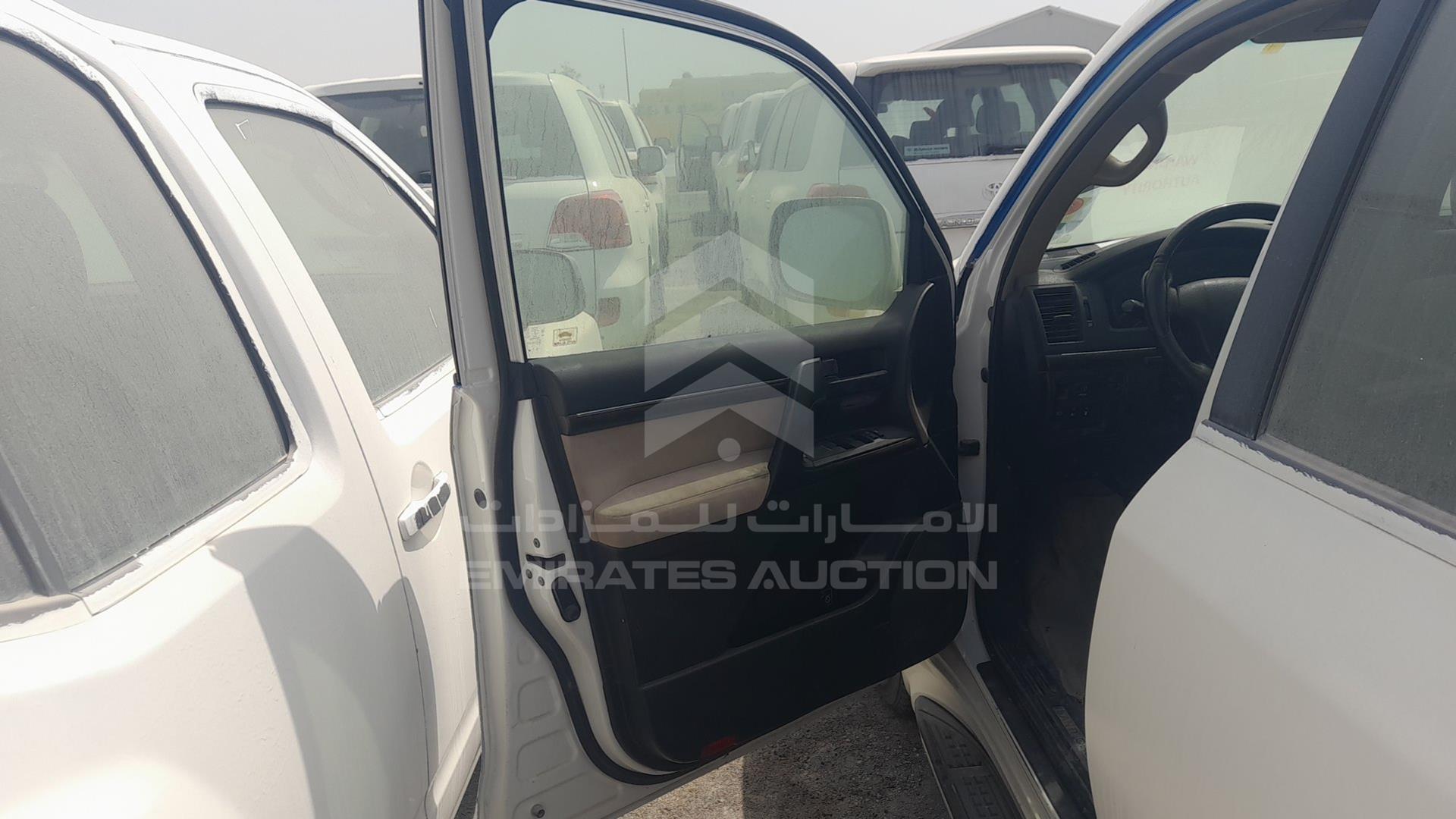 2011 TOYOTA LAND CRUISER VIN: JTMHU09J6B5052743