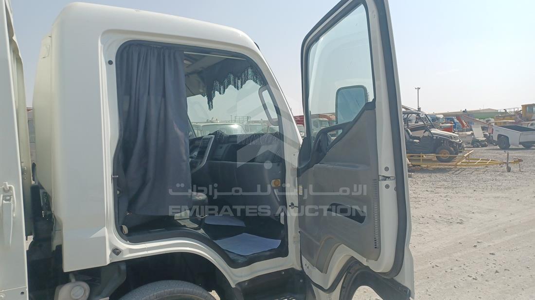 ميتسوبيشي كانتر 2019 — الباب الأمامي الأيمن — صورة 22