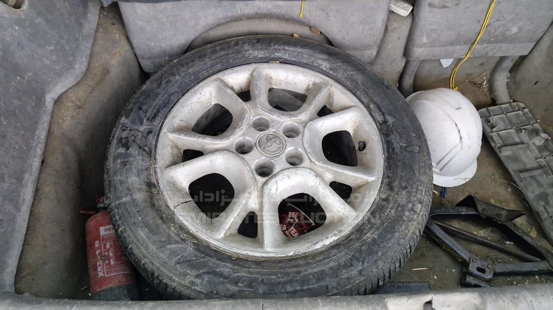 2004 Toyota Sienna — Spare Tyre — Photo 27