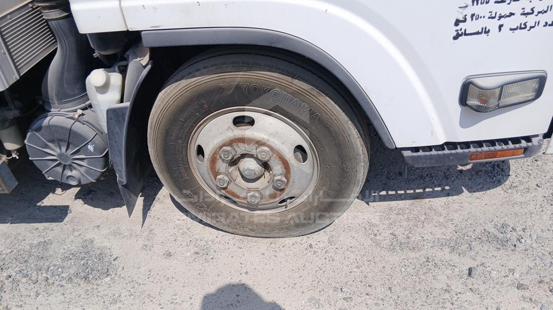 2014 Isuzu Reward NM — Front Right Tyre — Photo 27