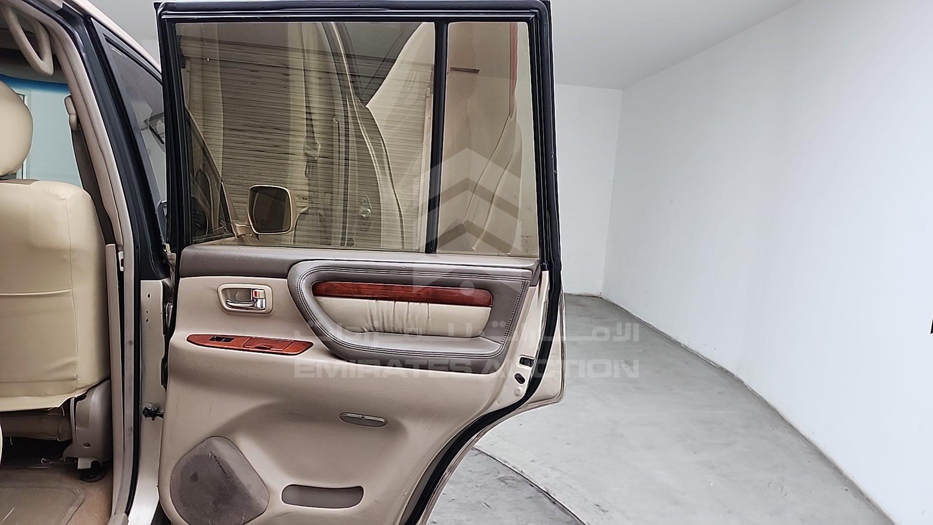 2001 LEXUS LX 470 VIN: JTJHT00W513501087