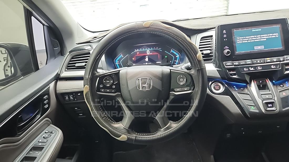 2019 Honda Odyssey — Steering & Mounted Controls — Photo 13