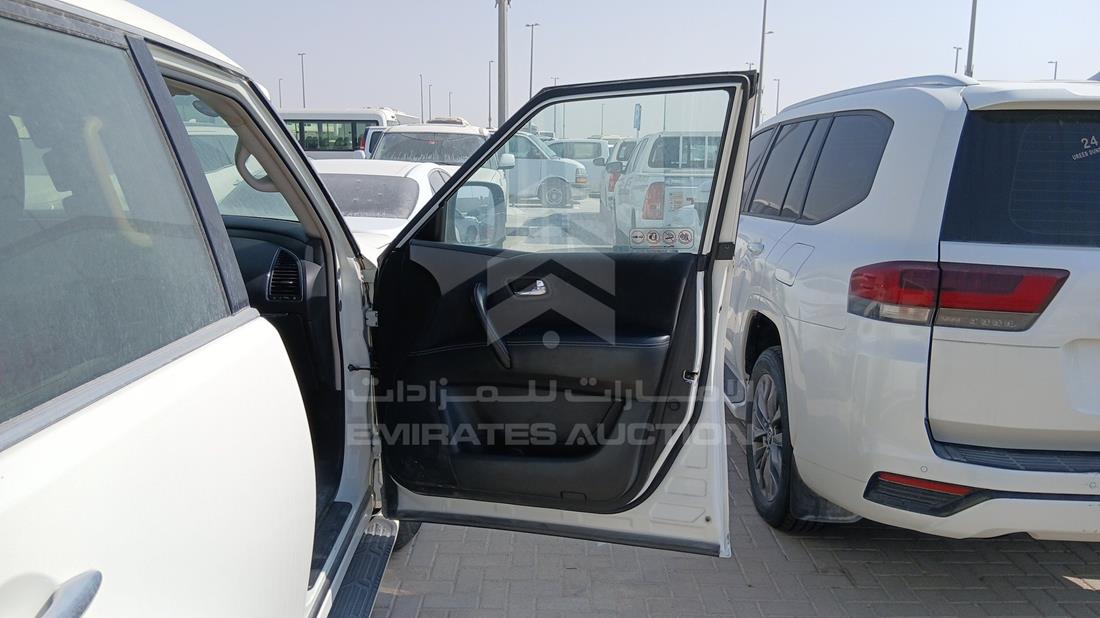 نيسان باترول 2019 — الباب الأمامي الأيمن — صورة 27