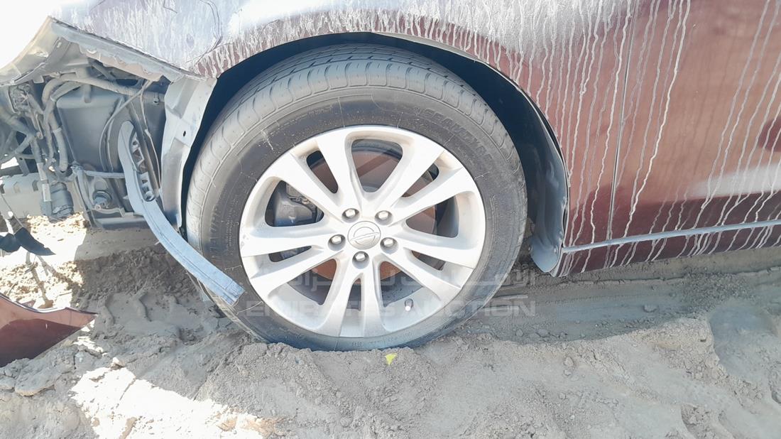 2015 Chrysler 200 — Front Left Tyre — Photo 31