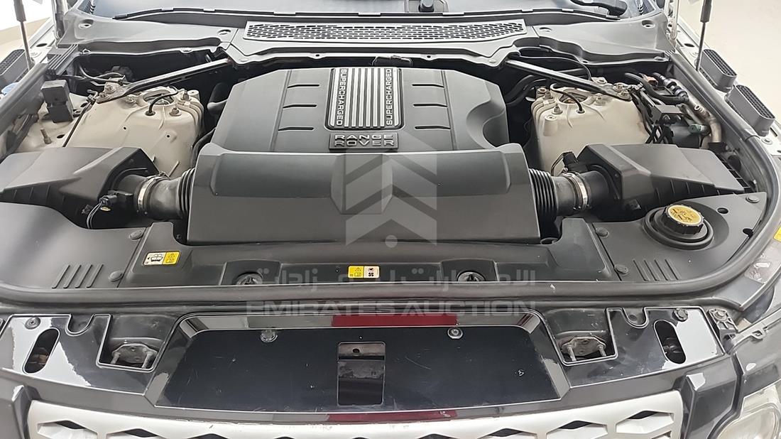 2014 Range Rover Sport — Engine Bay — Photo 33