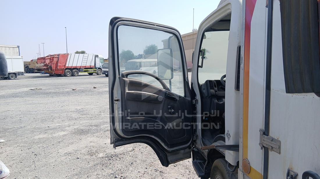 2014 Isuzu Reward NM — Front Left Door — Photo 10