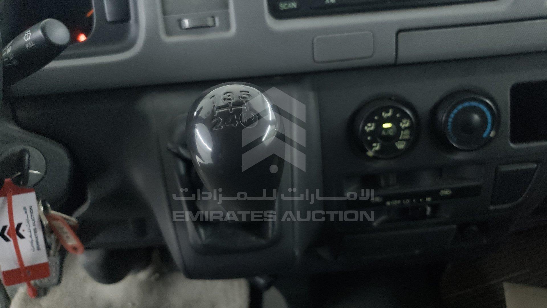 JTFHX02P2D0079967 - 2013 Toyota Hiace - #352830