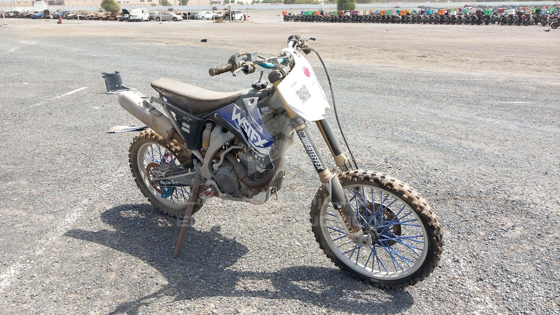2007 YAMAHA MOTORBIKE VIN: JYACJ10C47A024005