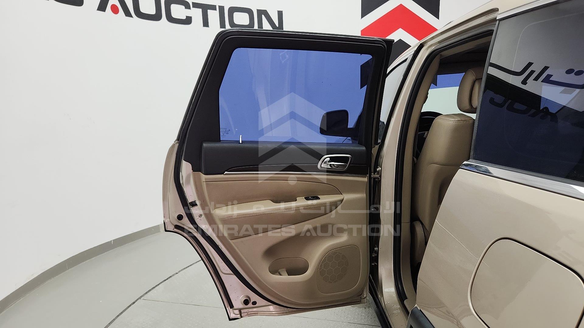 2015 JEEP GRAND CHEROKEE VIN: 1C4RJFBG4FC687380