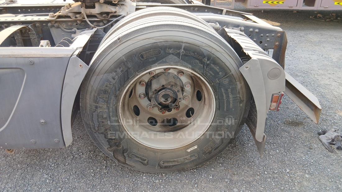 Mercedes 1844 — Rear Left Tyre — Photo 27