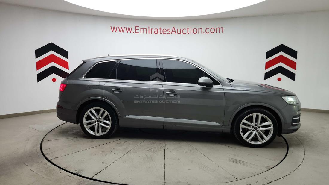 2017 Audi Q7 — Right Full View — Photo 40
