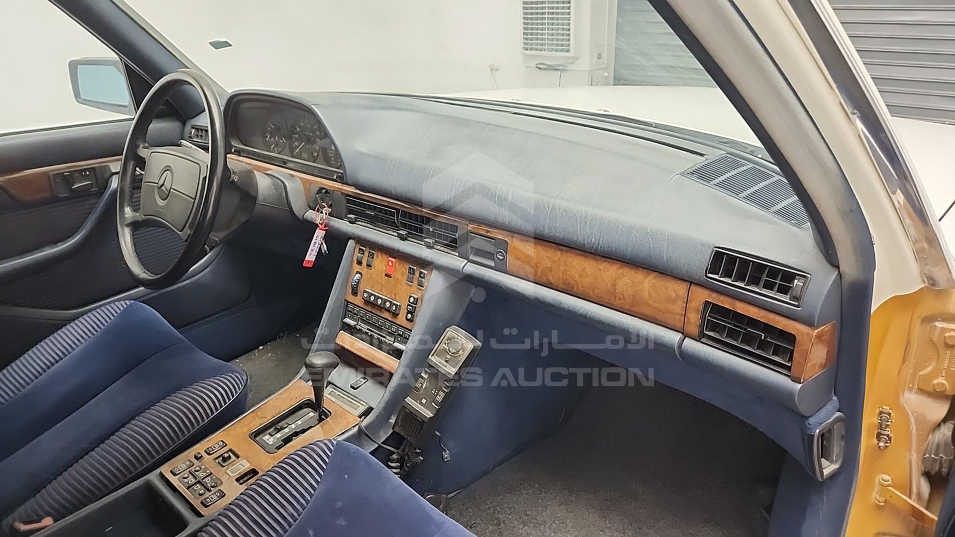1988 MERCEDES SEL 560 VIN: WDB1260371A413501