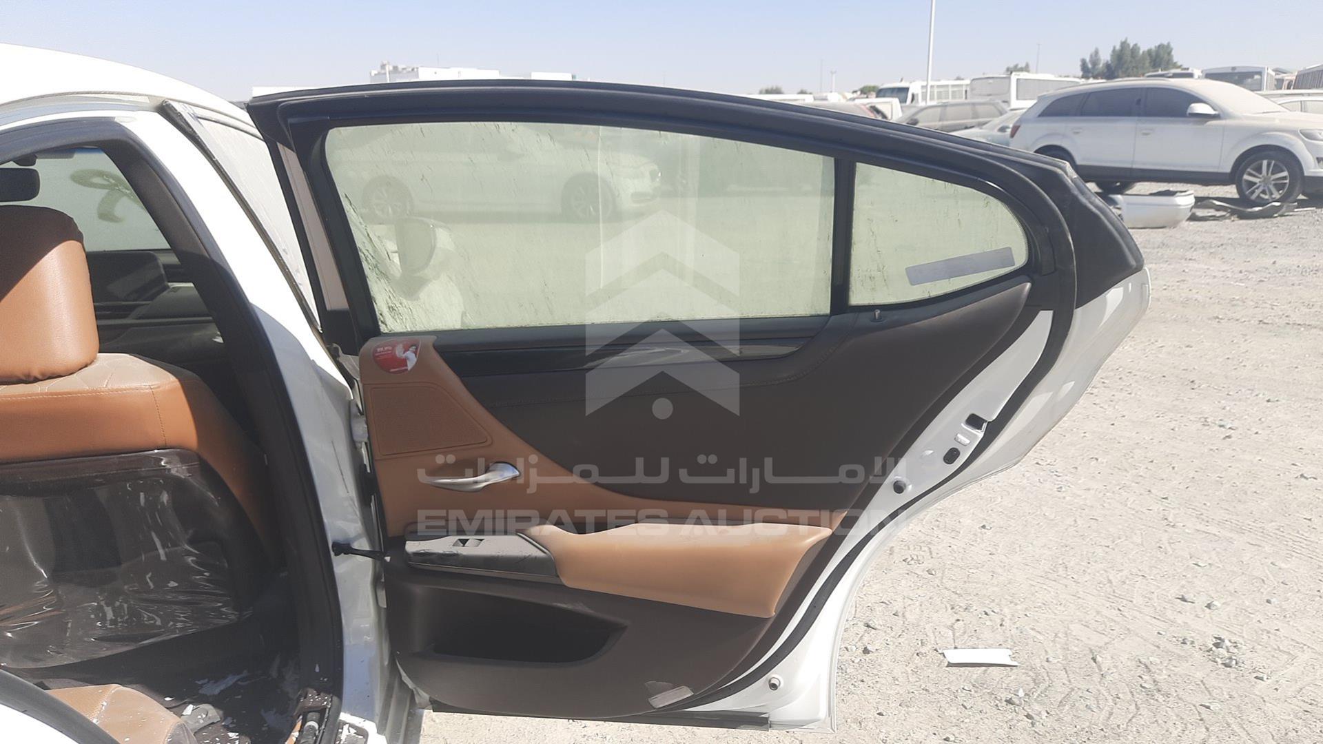 2019 LEXUS ES 300H VIN: JTHB21B16K2009631