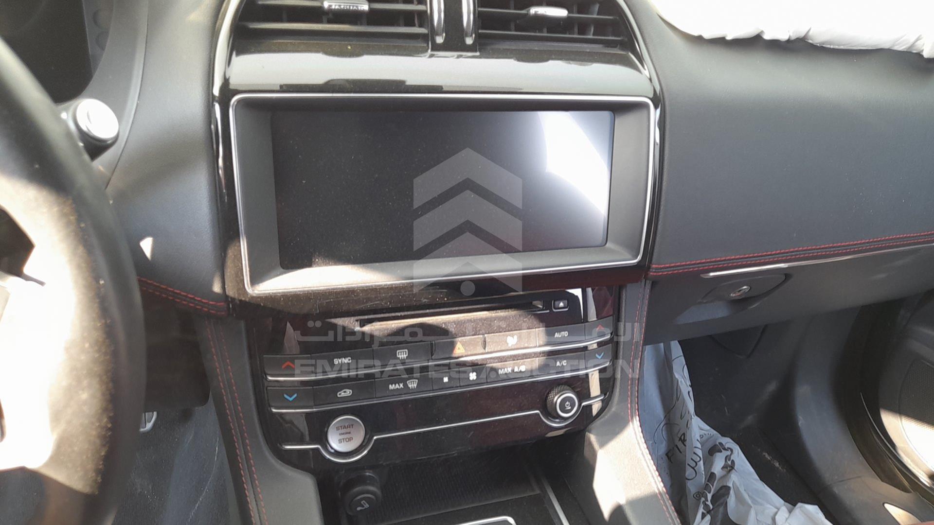 2019 JAGUAR F-PACE VIN: SADCA2BX2KA615649