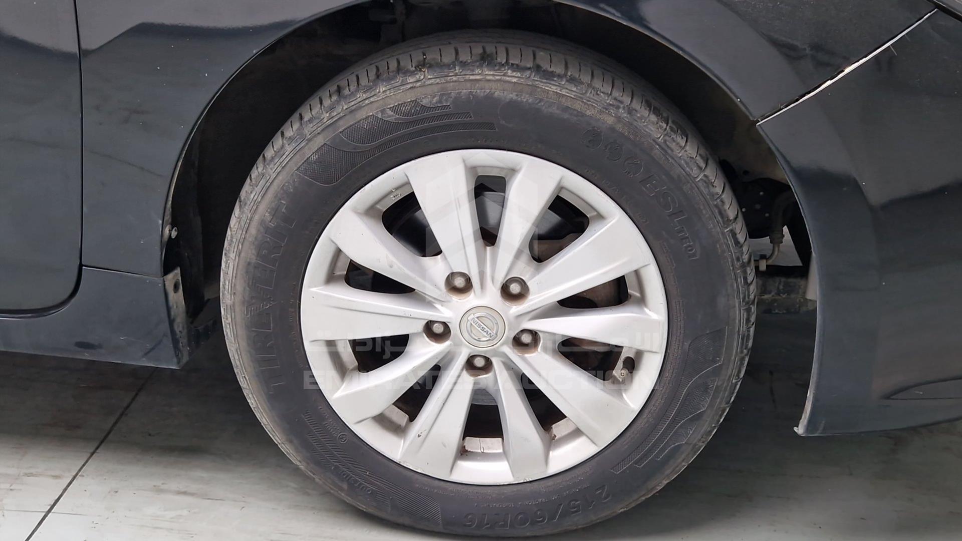 2017 NISSAN TEANA VIN: LGBF5AE01HR305842