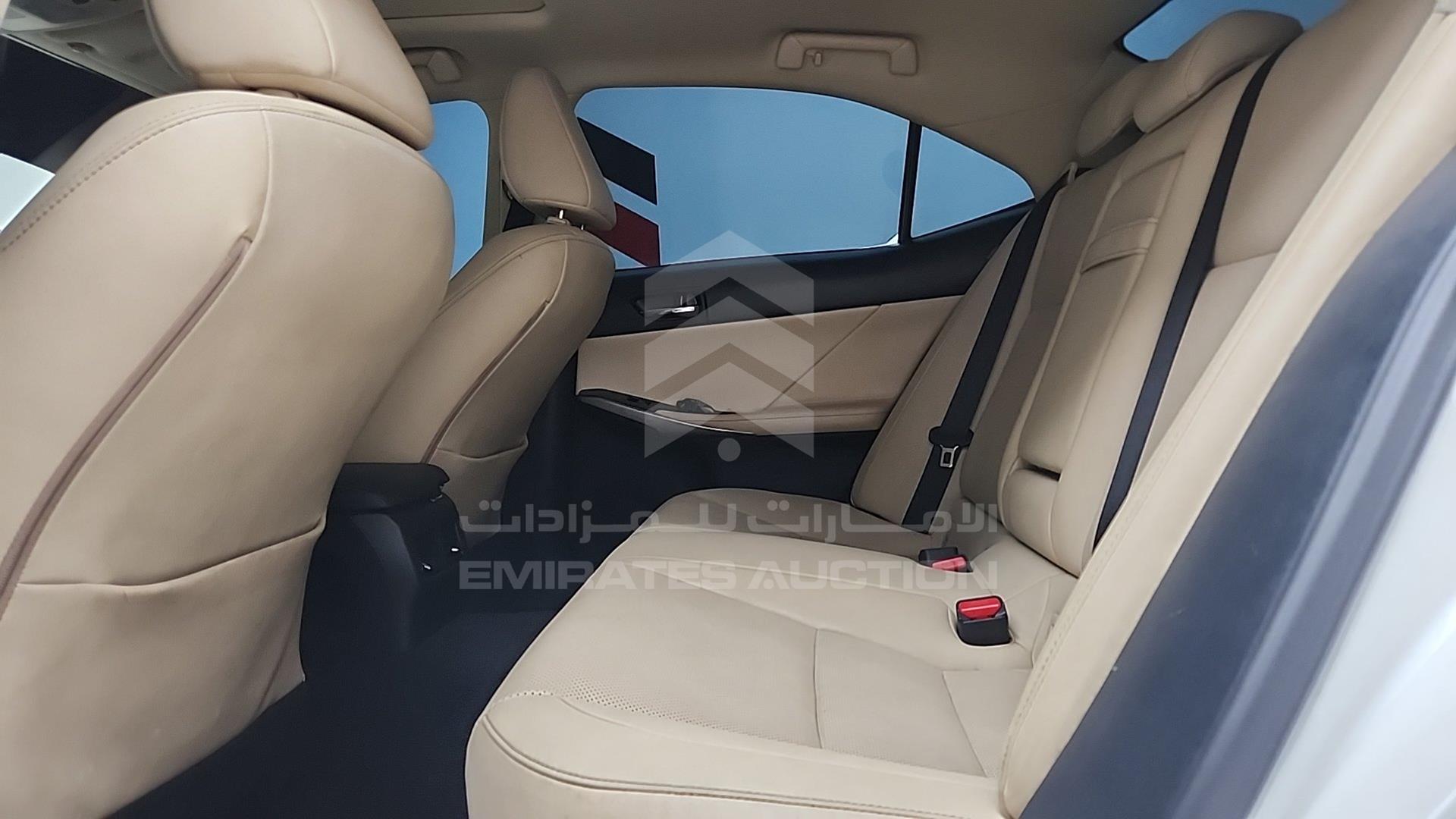 2016 LEXUS IS 200 VIN: JTHBA1D22G5005414
