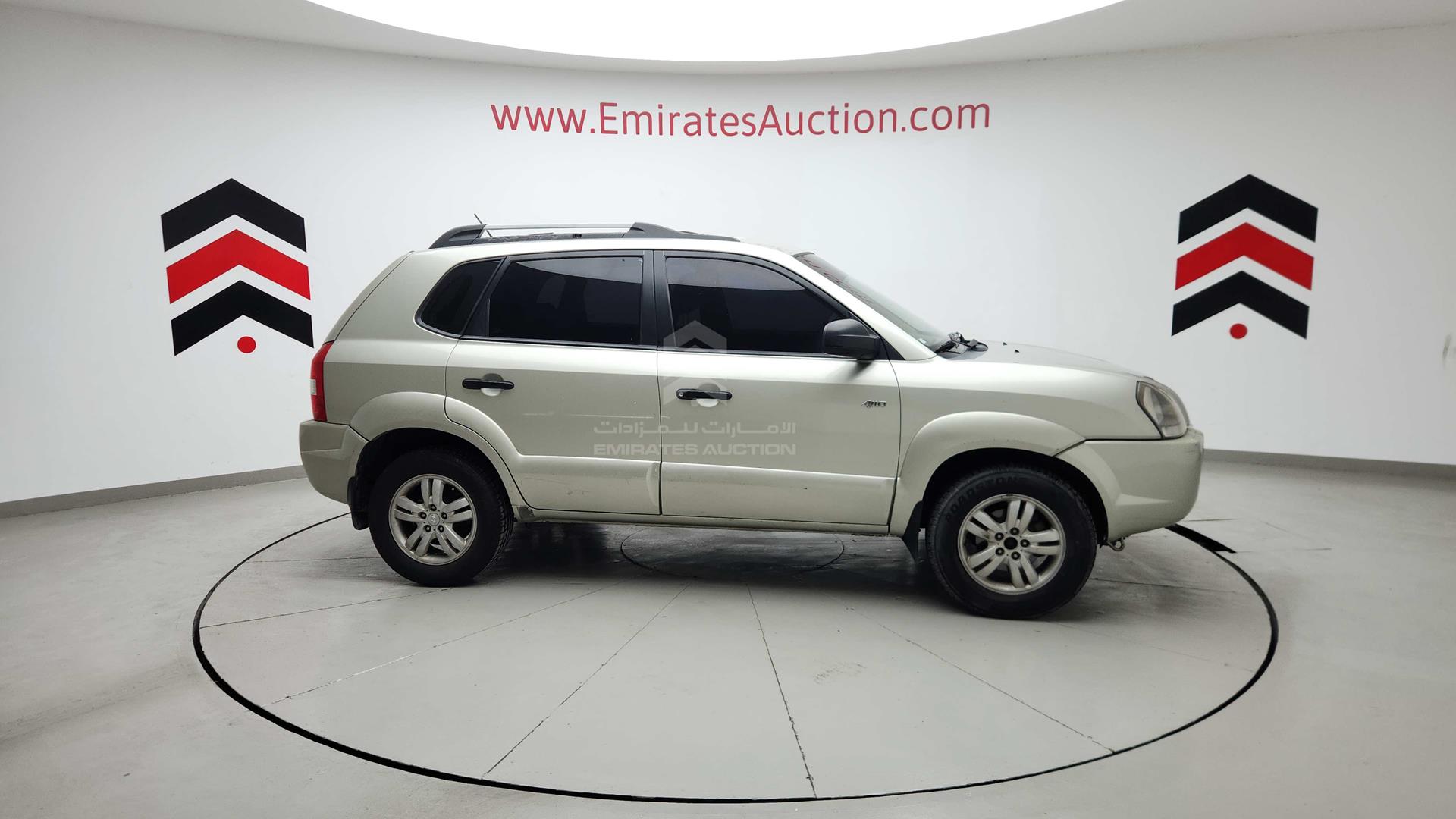 2008 HYUNDAI TUCSON VIN: KMHJM81B78U821197