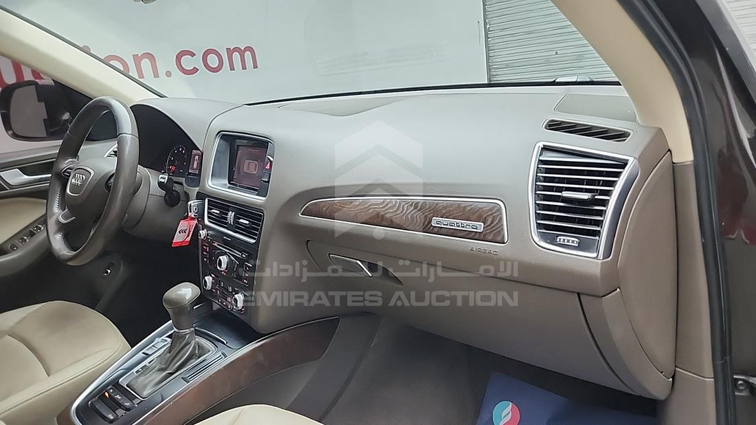 2015 Audi Q5 — Front Right Passenger Dashboard View — Photo 25