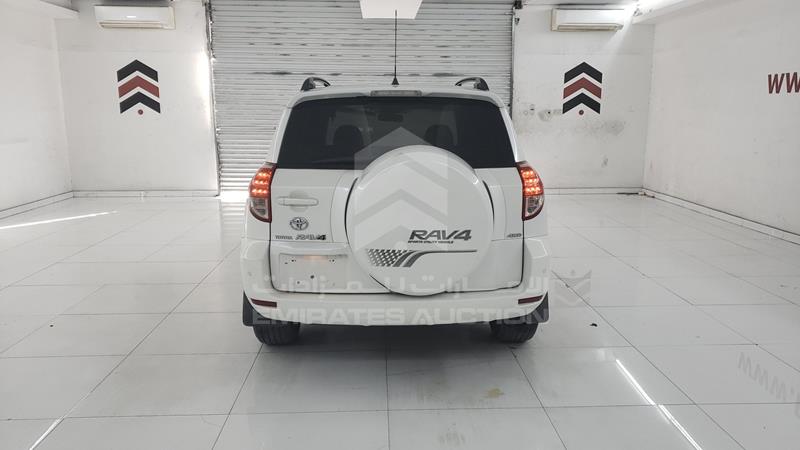 JTMBD31V685175120 Auction: EmiratesAuction Lot: 445927 JTMBD31V685175120 Toyota RAV 4 2008 WHITE Photo 7