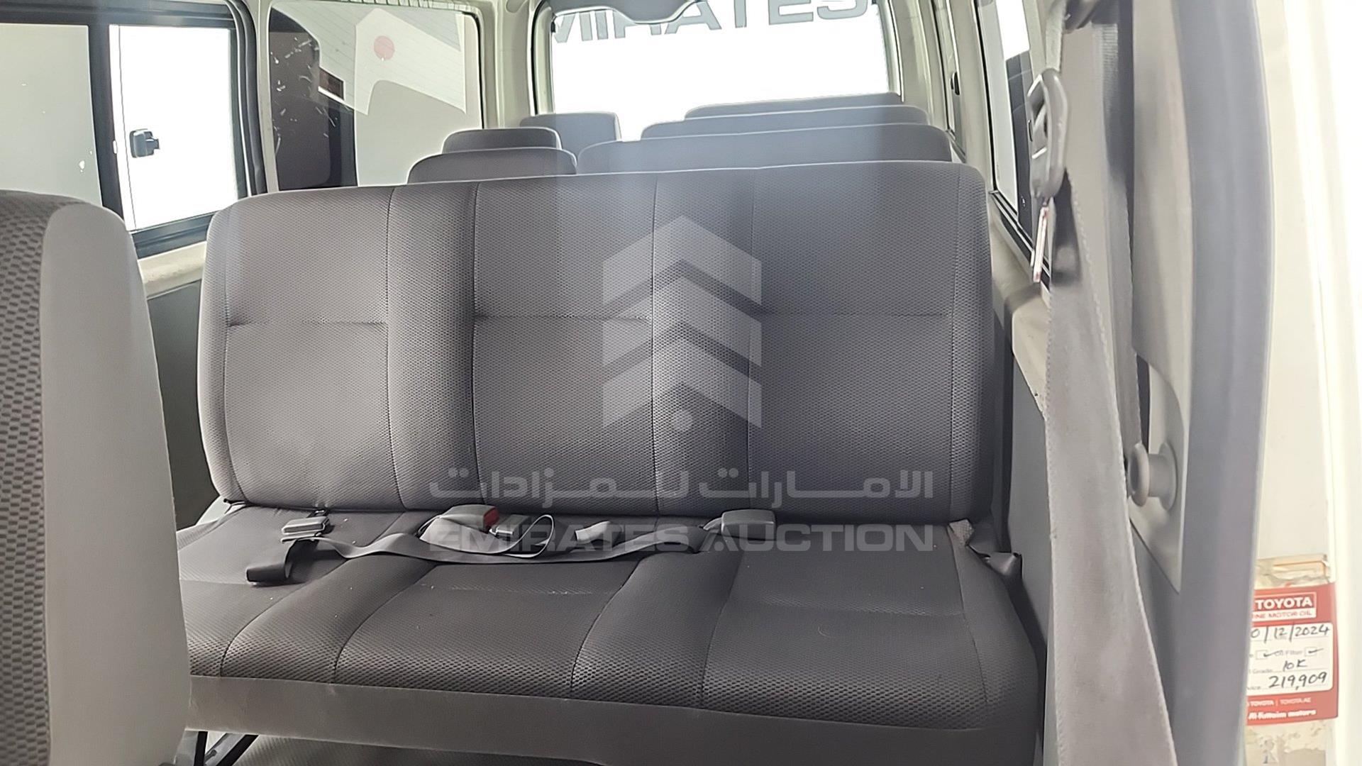 2007 TOYOTA HIACE VIN: JTGJX02P475007625