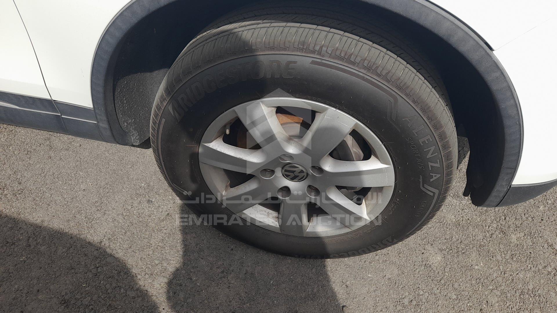2013 VOLKSWAGEN TOUAREG VIN: WVGBC2BP5DD000334