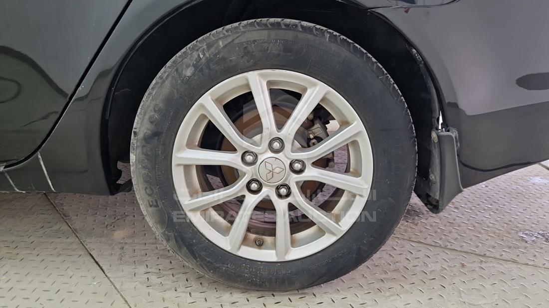 2017 Mitsubishi Lancer — Rear Left Tyre — Photo 36