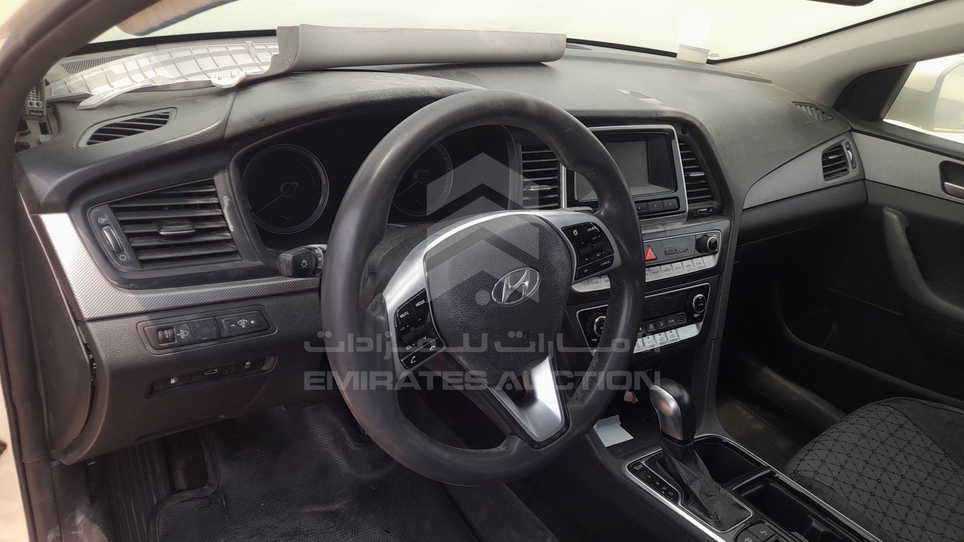 2018 HYUNDAI SONATA VIN: KMHE24131JA081968