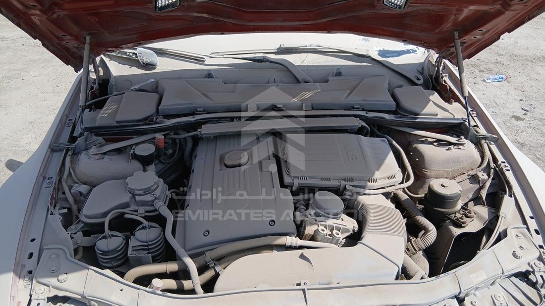 بي ام دبليو 335 2010 — خليج المحرك — صورة 26