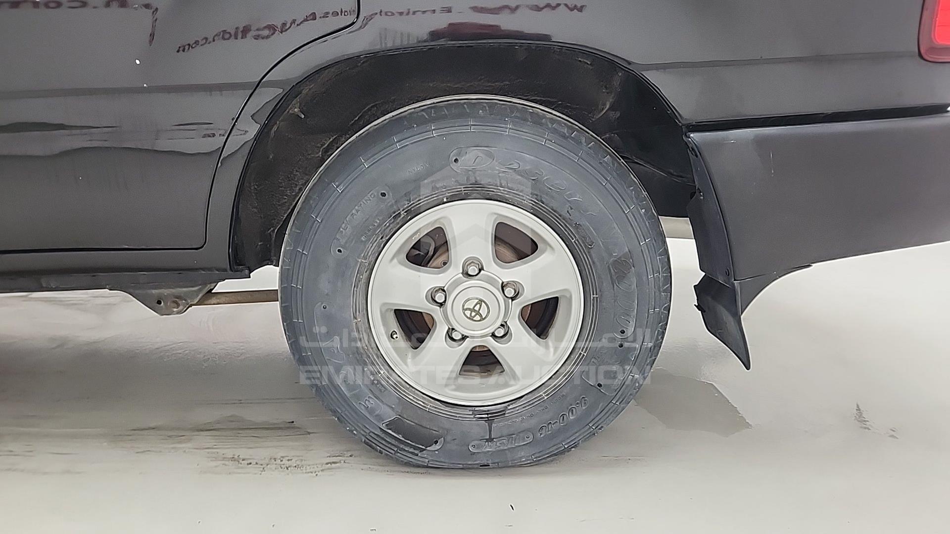 2005 TOYOTA LAND CRUISER VIN: JTEHJ09J855117441