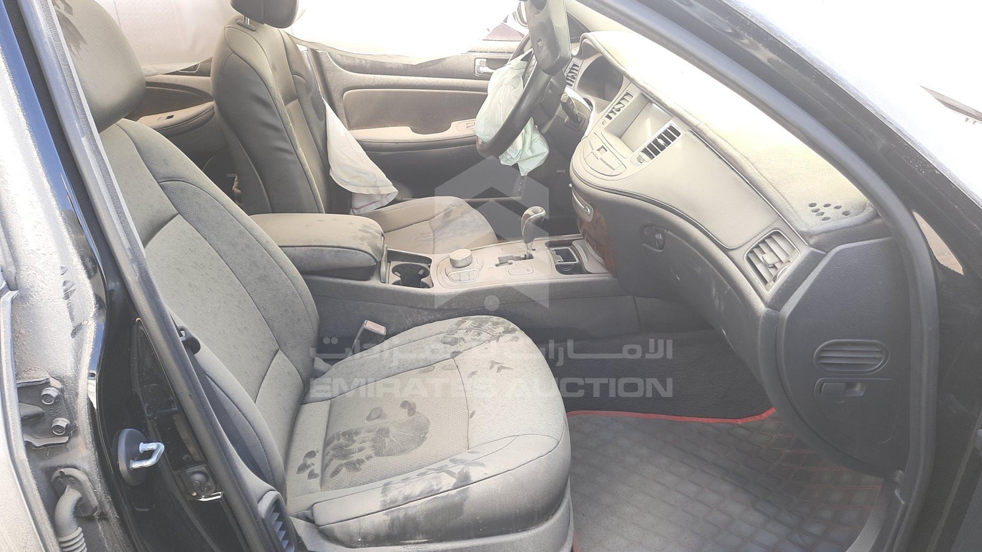 2009 HYUNDAI GENESIS VIN: KMHGC46F49U050460