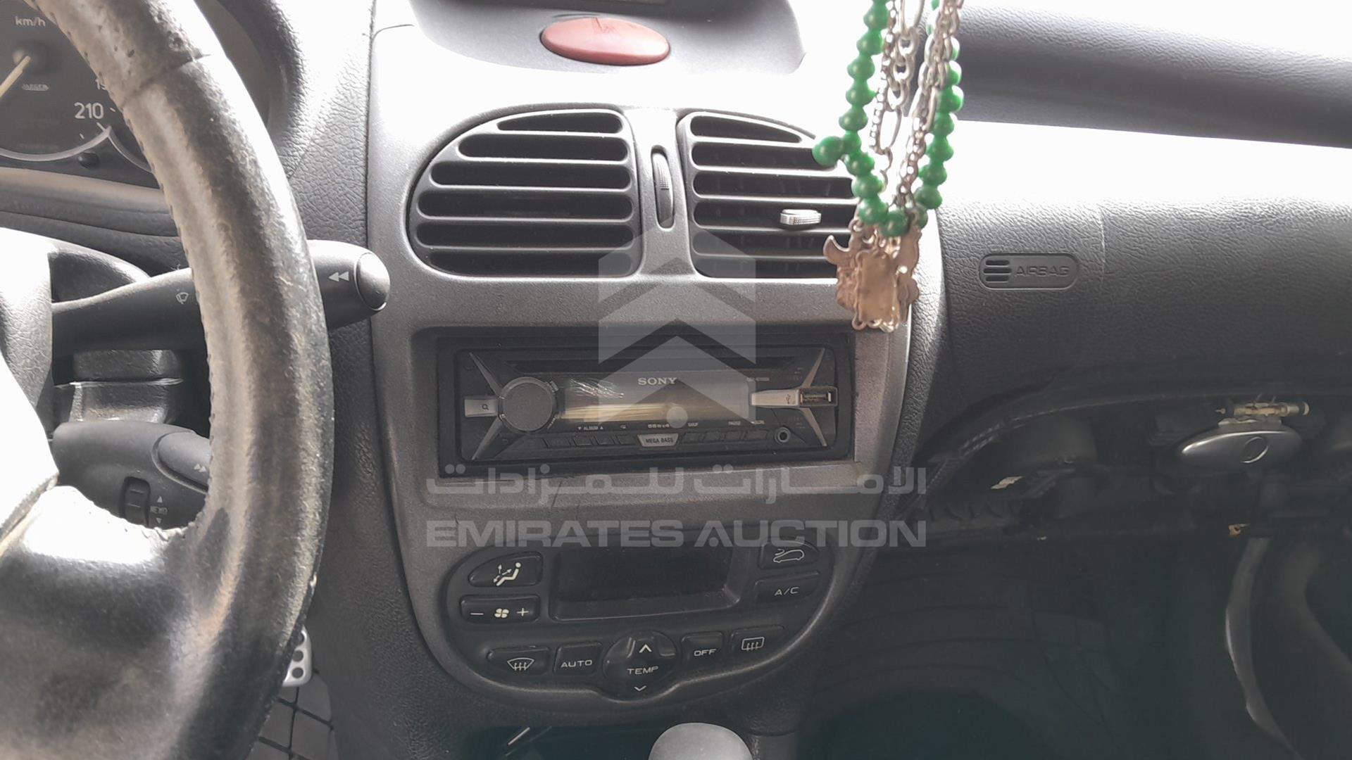 2004 PEUGEOT 206 VIN: VF32DNFUR4Y060381