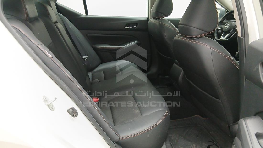 نيسان التيما 2019 — زاوية الراكب الخلفي اليمنى — صورة 24