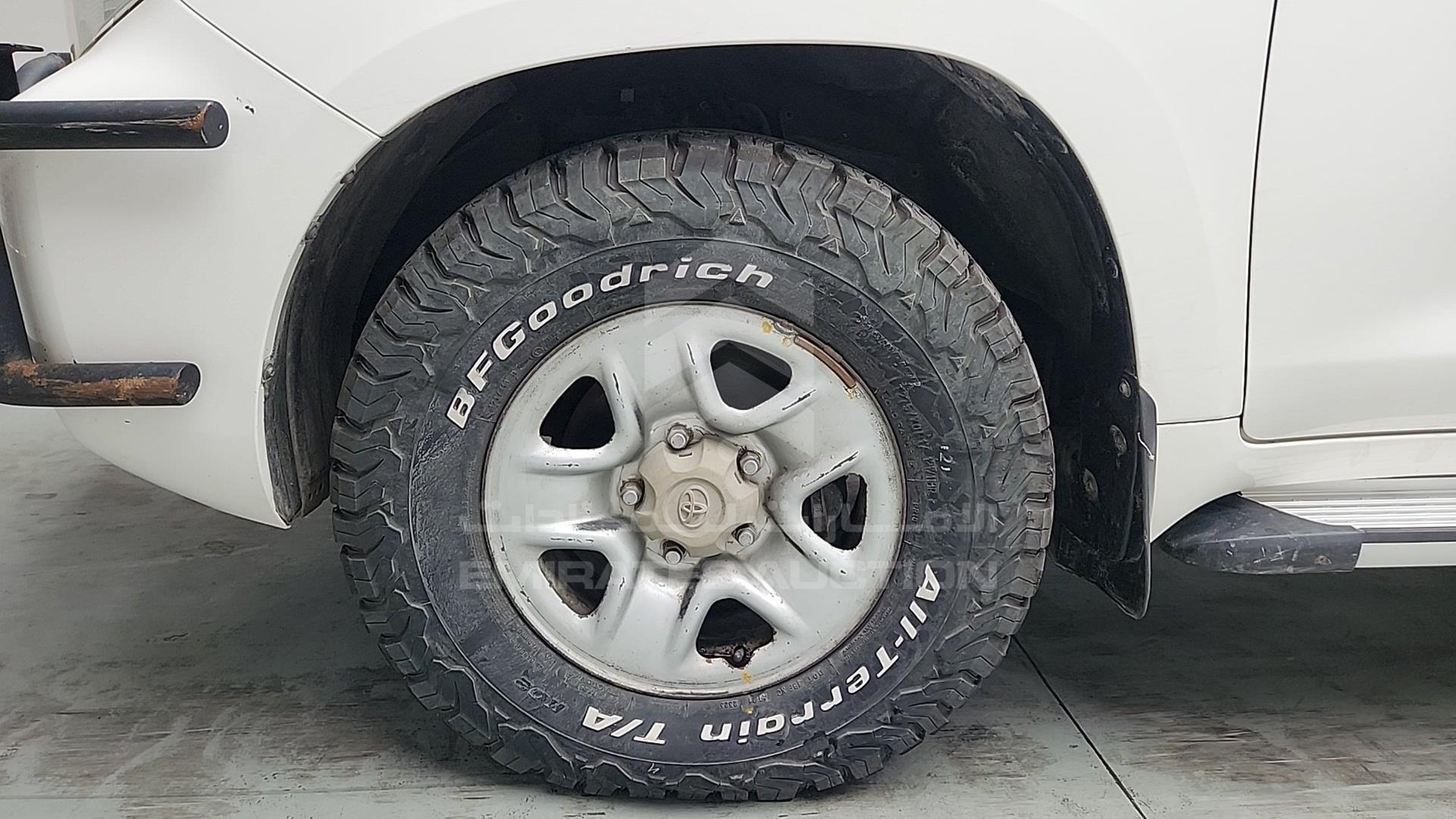 2014 TOYOTA LC 200 VIN: JTMHV09J904135065