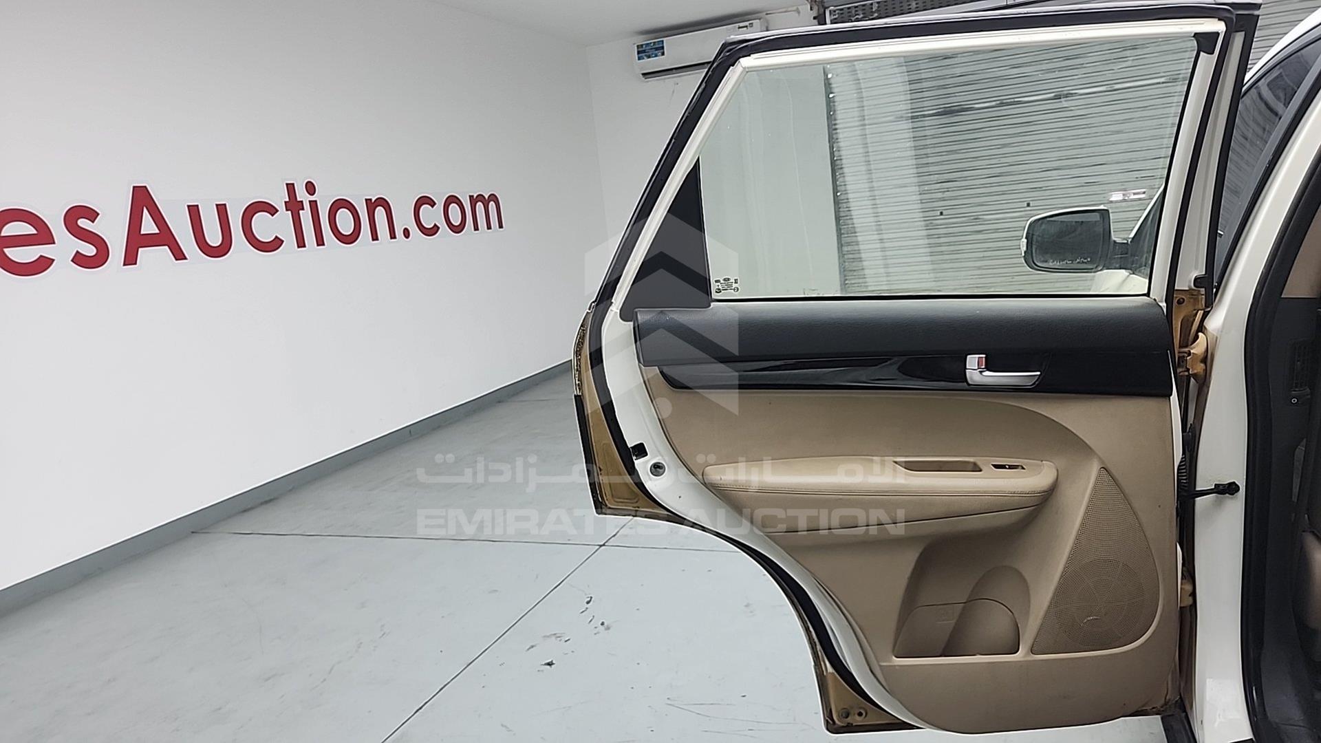 2015 KIA SORENTO VIN: KNAKU8117F5571416