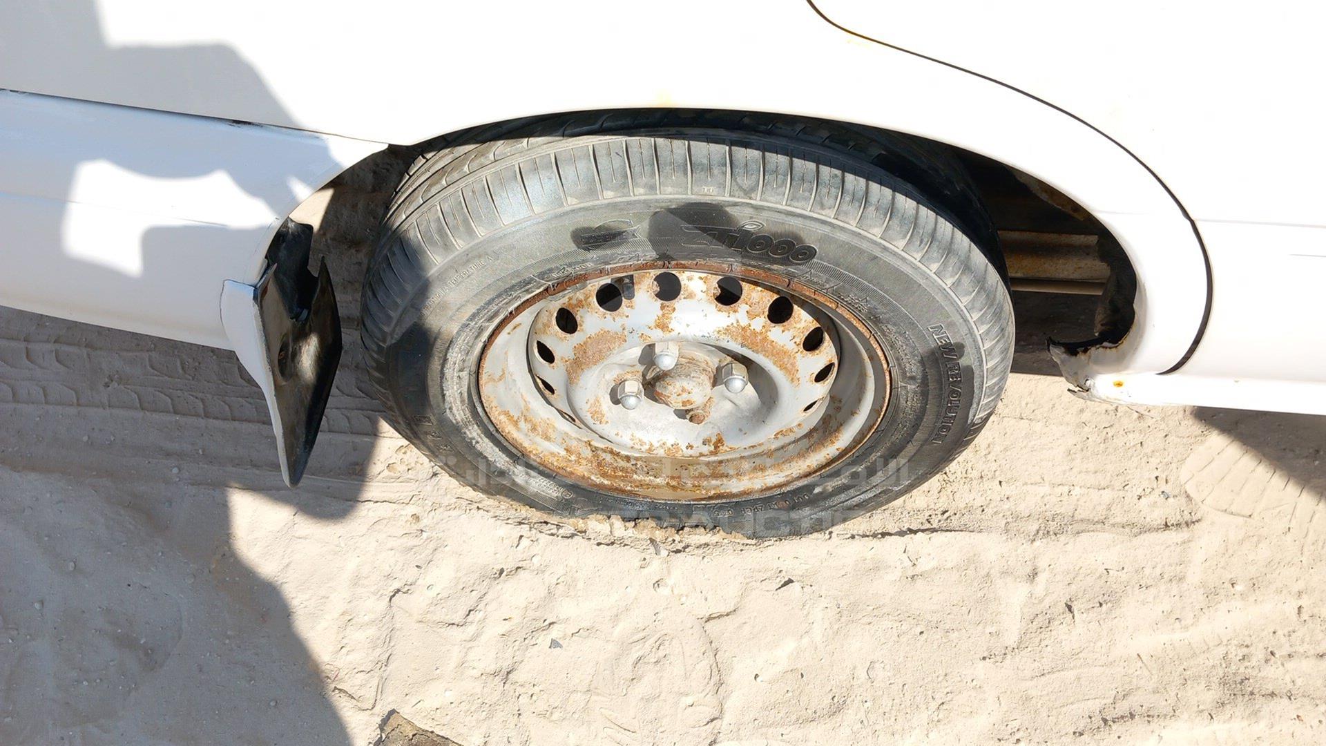 1999 NISSAN SENTRA VIN: JN1BB41S8XW002552