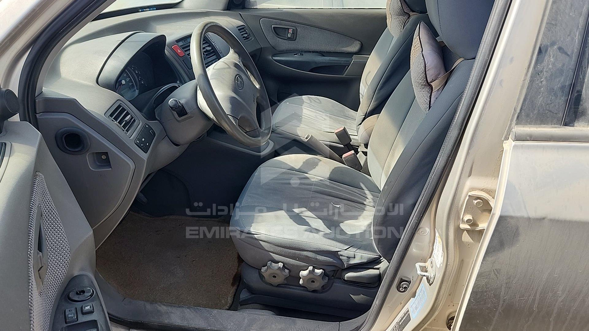 2008 HYUNDAI TUCSON VIN: KMHJM81B88U874779