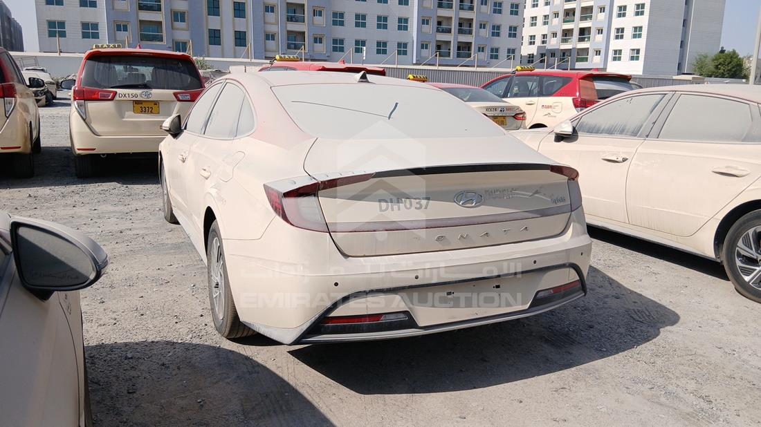 2021 Hyundai Sonata Hybrid — Rear Left Angle — Photo 7