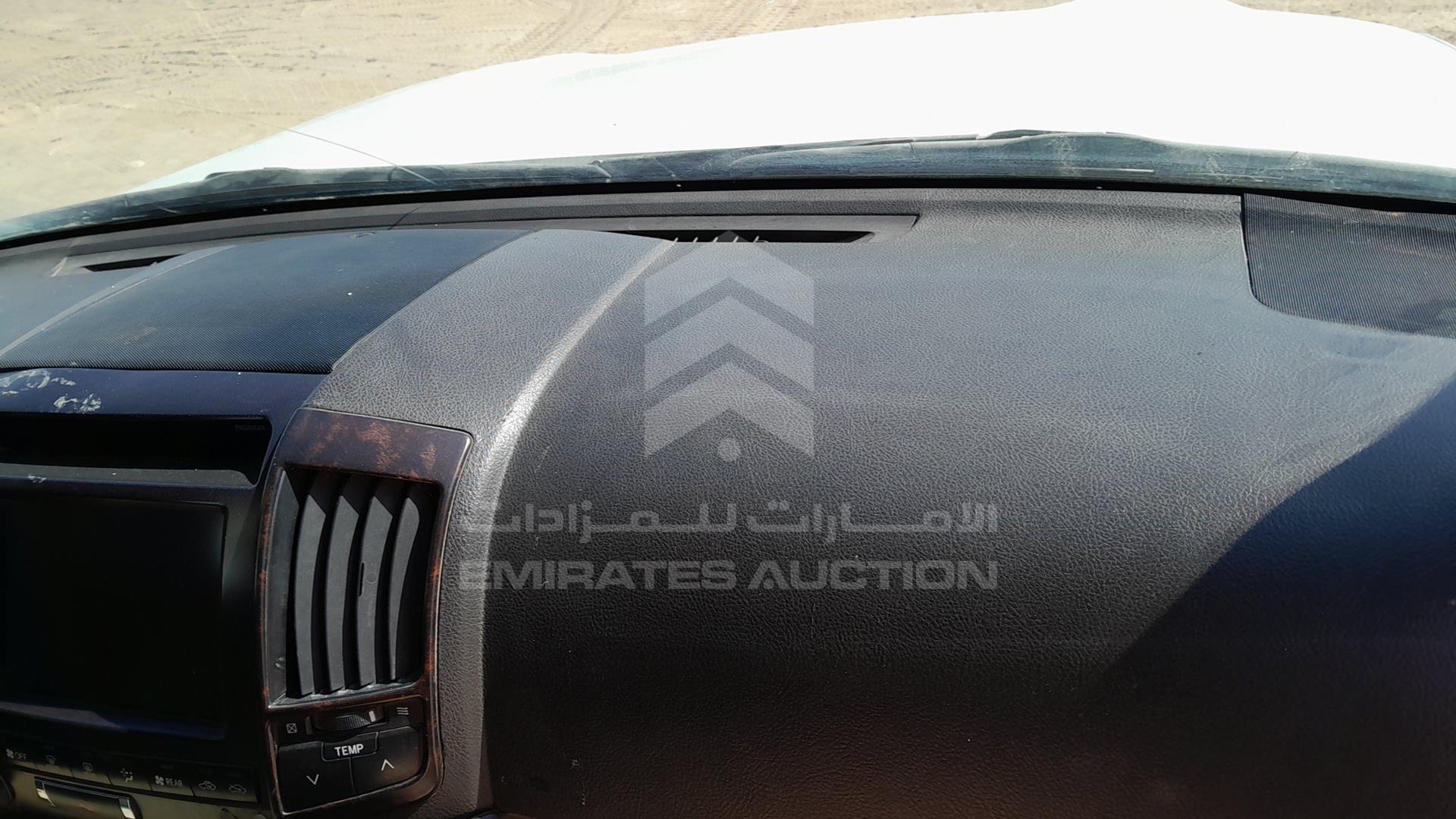 2011 TOYOTA LAND CRUISER VIN: JTMHT05J7B4041507