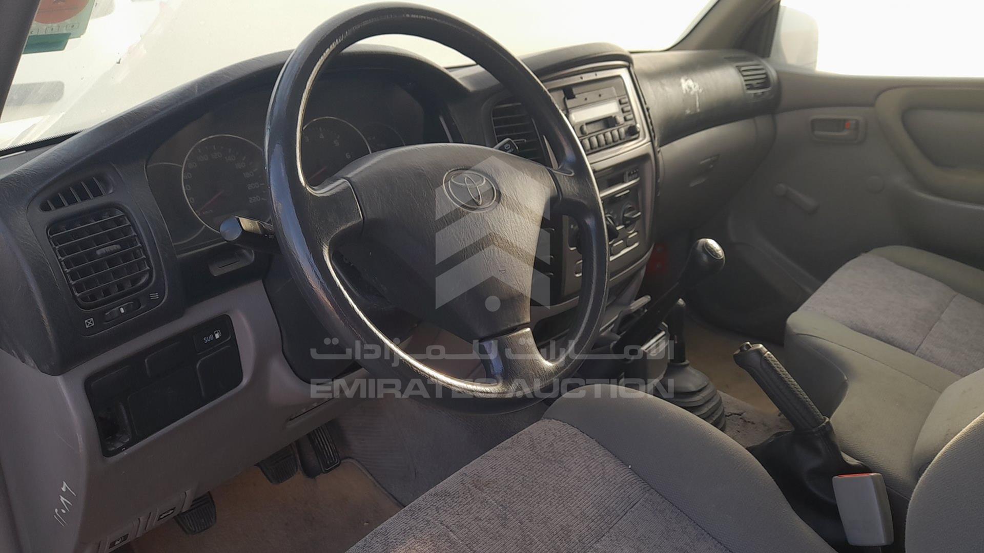 2007 TOYOTA LAND CRUISER VIN: JTGHJ01J273011004
