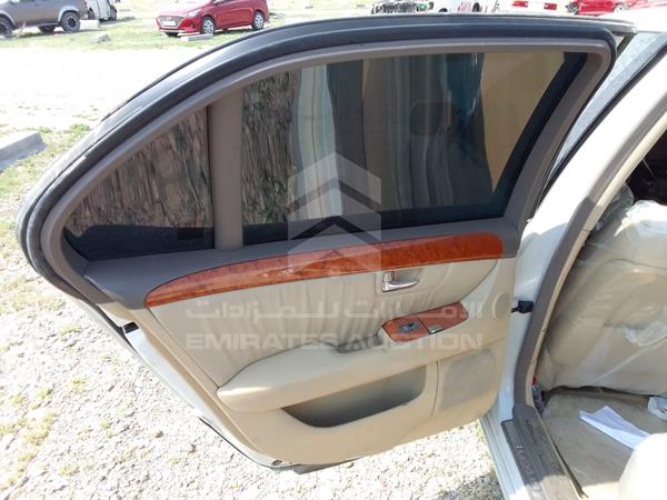 Lexus LS 430 2004 JTHBN36F440145926 Image 9