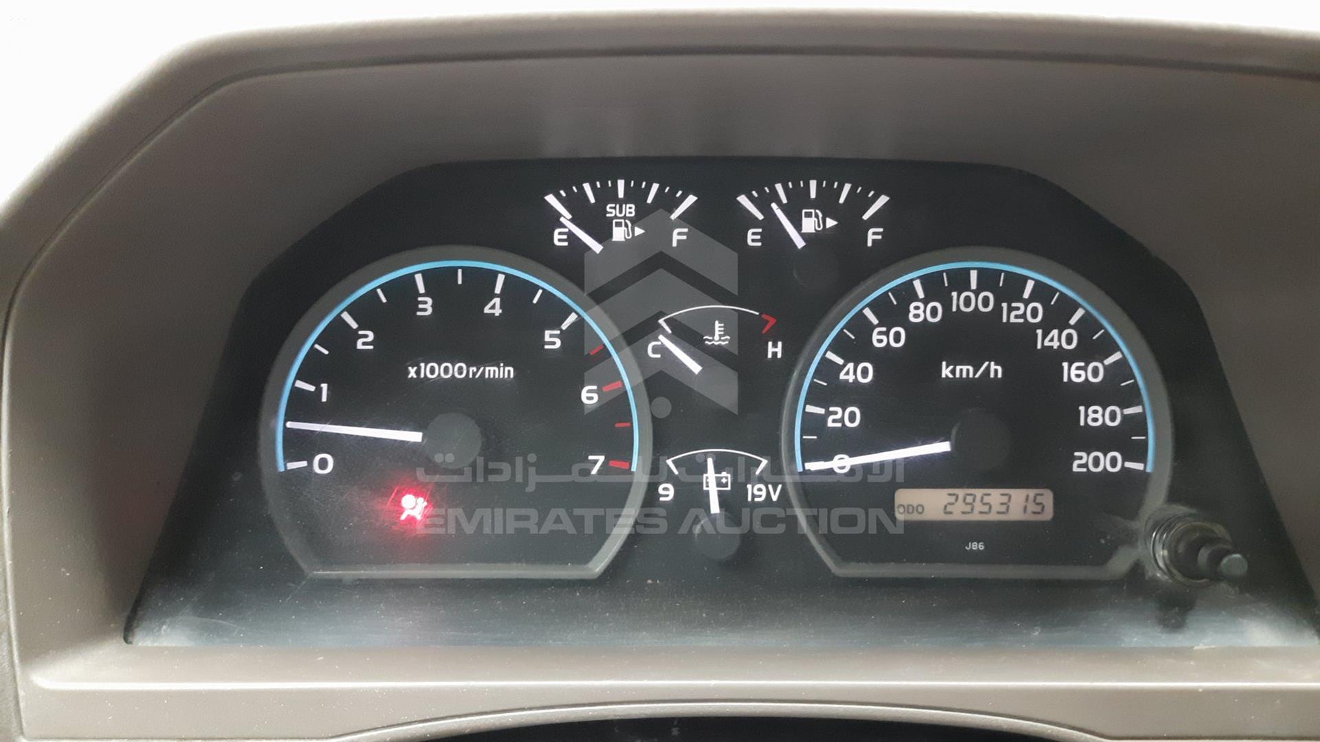 2014 TOYOTA LAND CRUISER VIN: JTFLU73J0E4563183