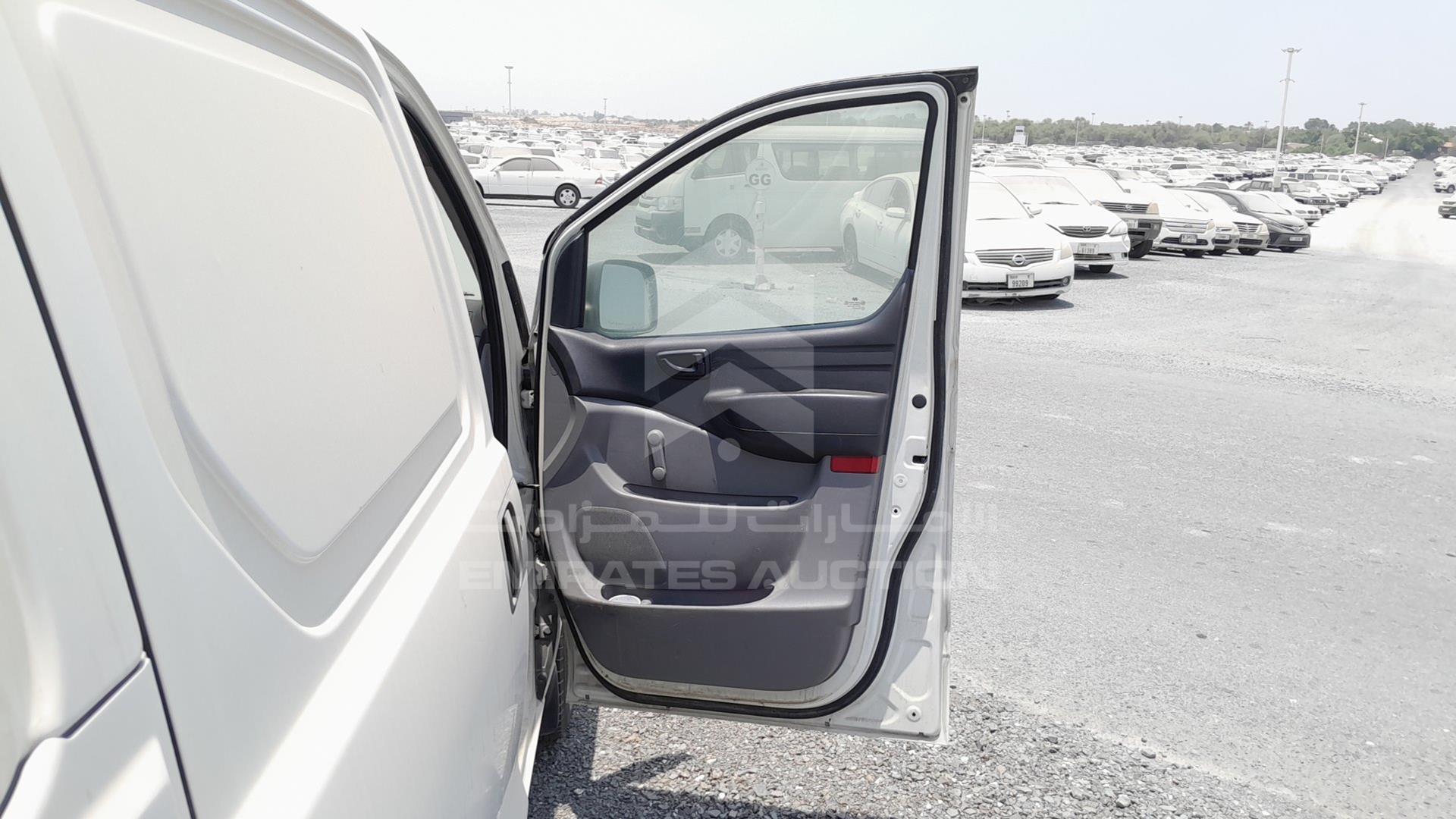 2010 HYUNDAI H1 VIN: KMHWG81R4AU226372