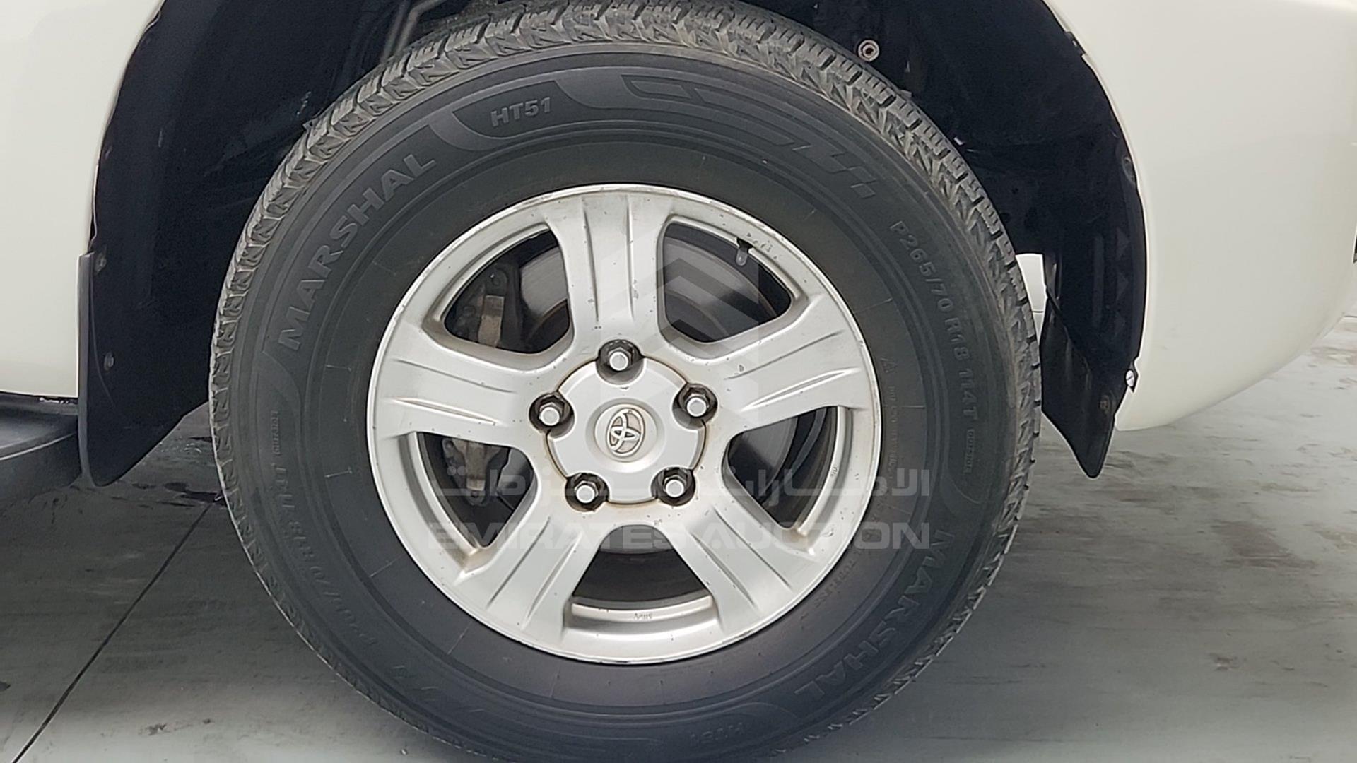 2016 TOYOTA SEQUOIA VIN: 5TDBY64A2GS130442