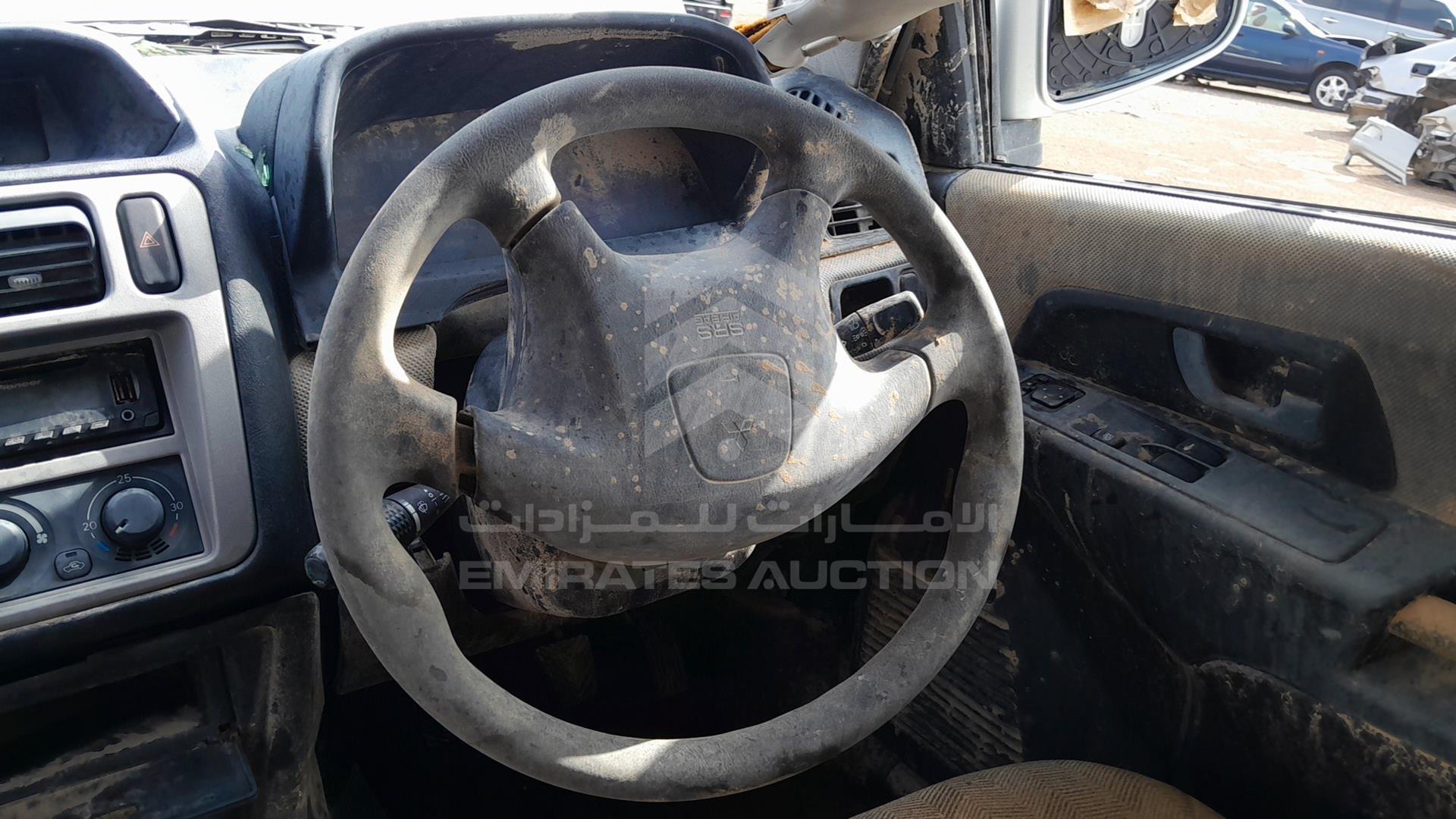 2001 MITSUBISHI PAJERO VIN: H67W-5200281