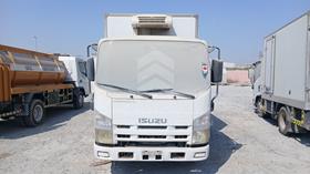 2014 Isuzu NMR — Full Front View — Photo 1 — Thumbnail