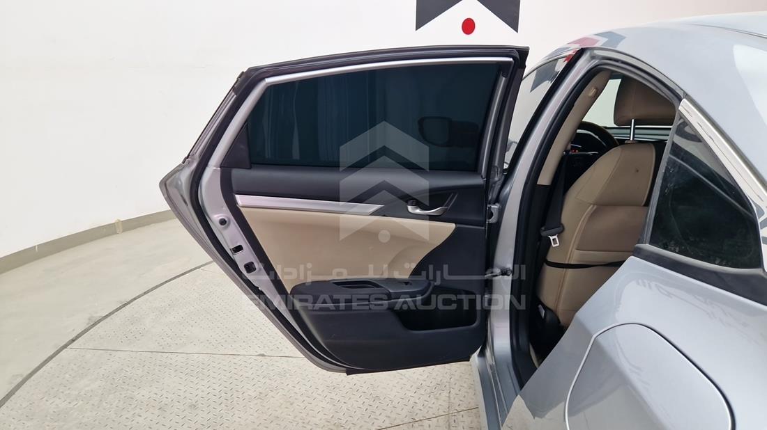 هوندا سيفيك 2021 — الباب الخلفي الأيسر — صورة 20