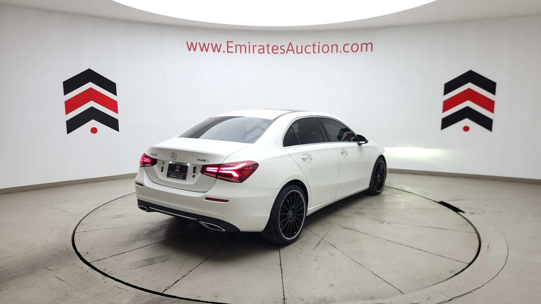 مرسيدس A220 2021 — الزاوية الخلفية اليمنى — صورة 11